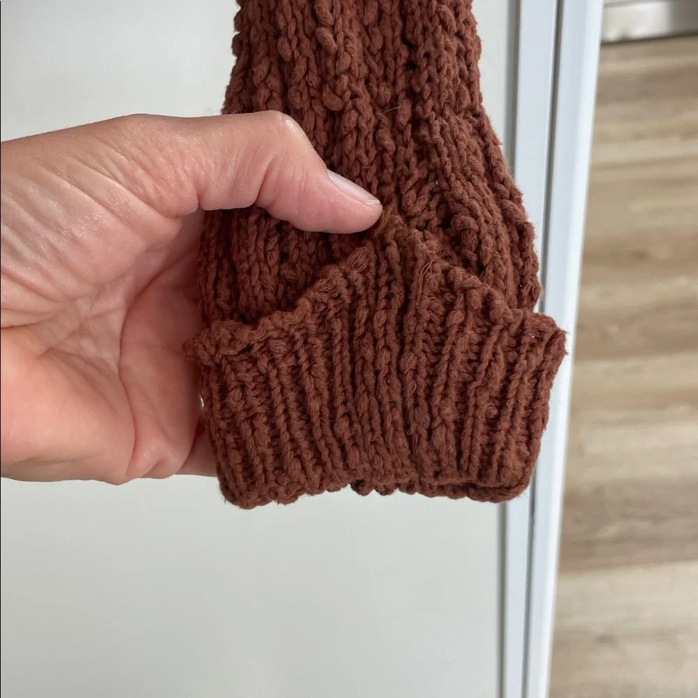 Sky and Sparrow V-Neck Sweater in Warm Brown | XS